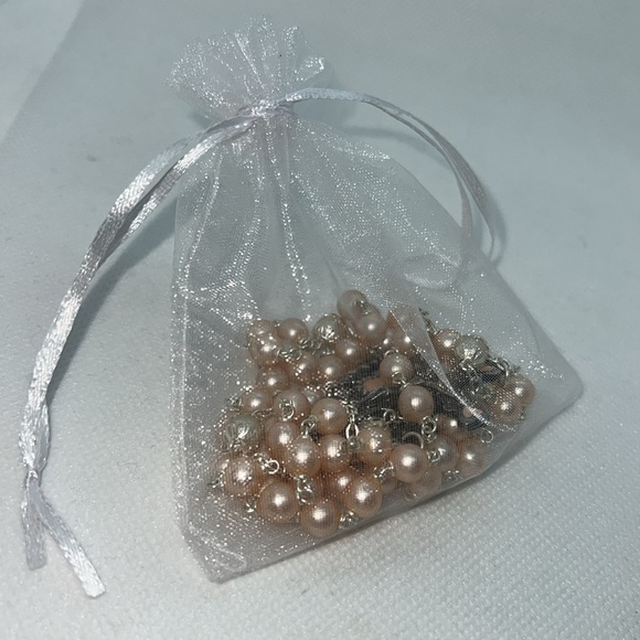 VINTAGE ROSARY WITH WARM PINK PEARL BEADS AND ENAMEL HEART ACCENTS - Picture 10 of 10